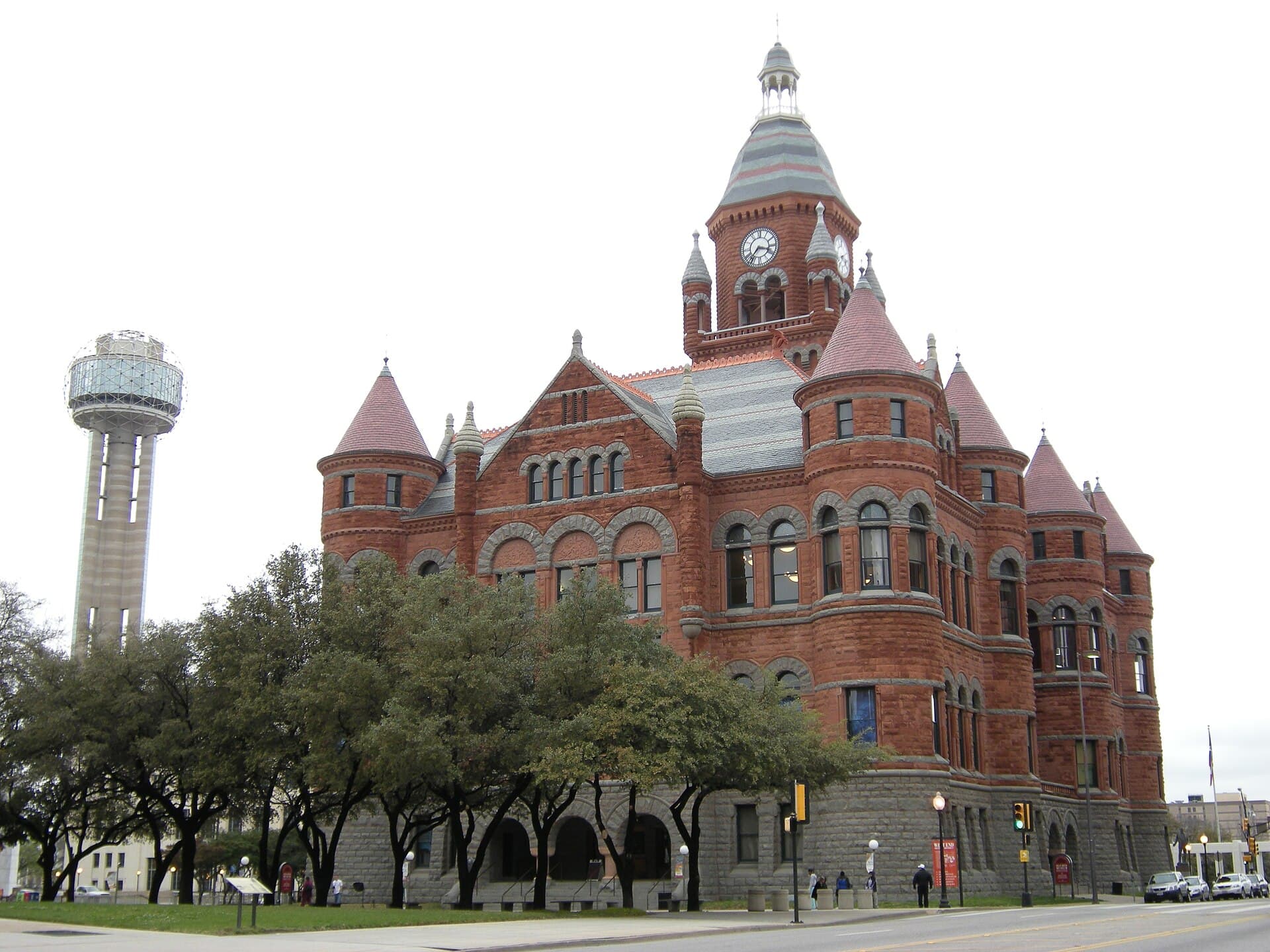 Dallas County Courthouse. Photo: Joe Mabel / Wikimedia Commons (CC BY-SA 3.0)